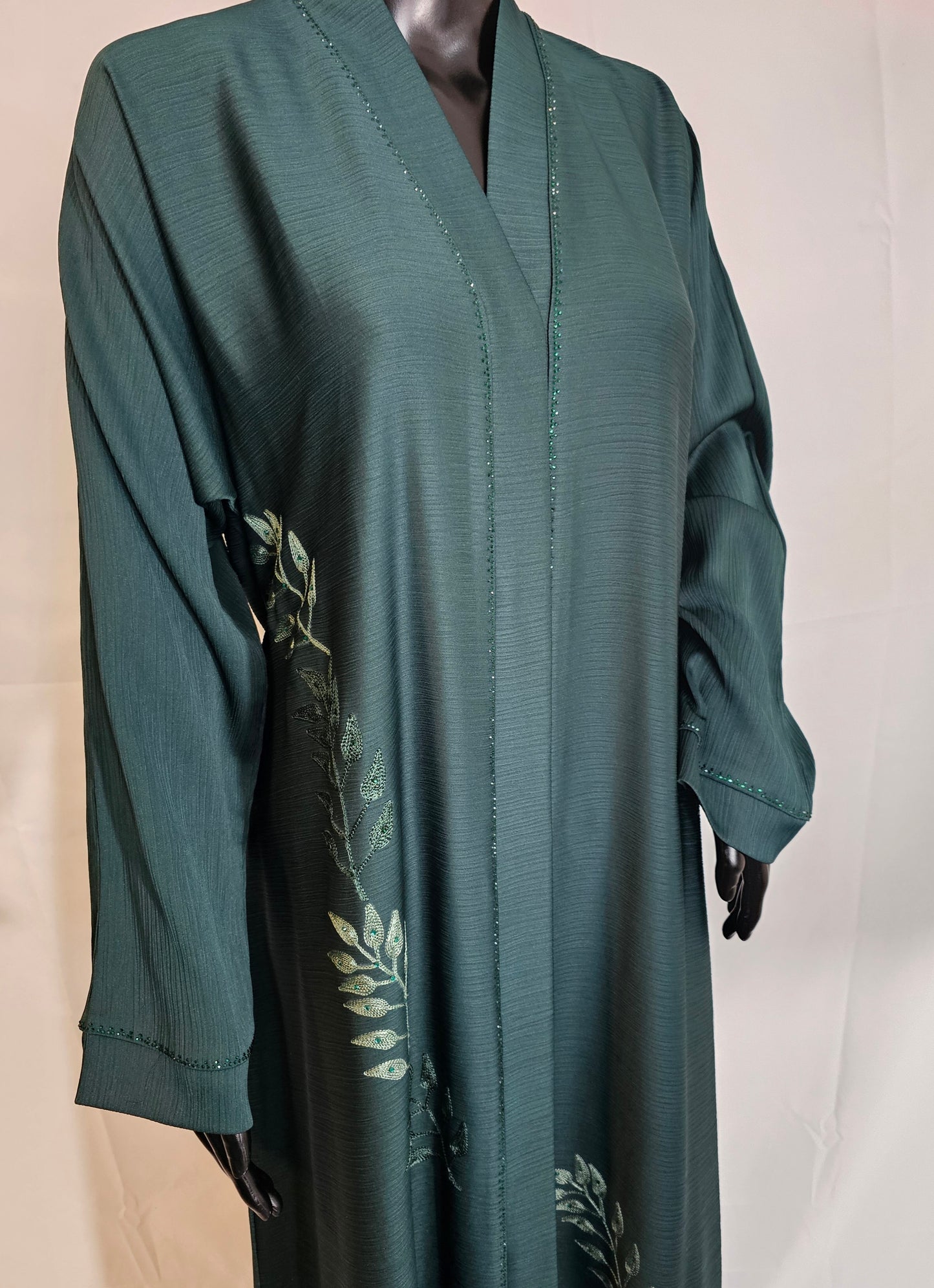 Zaynara Embellish – A Tale of Elegance and Grace