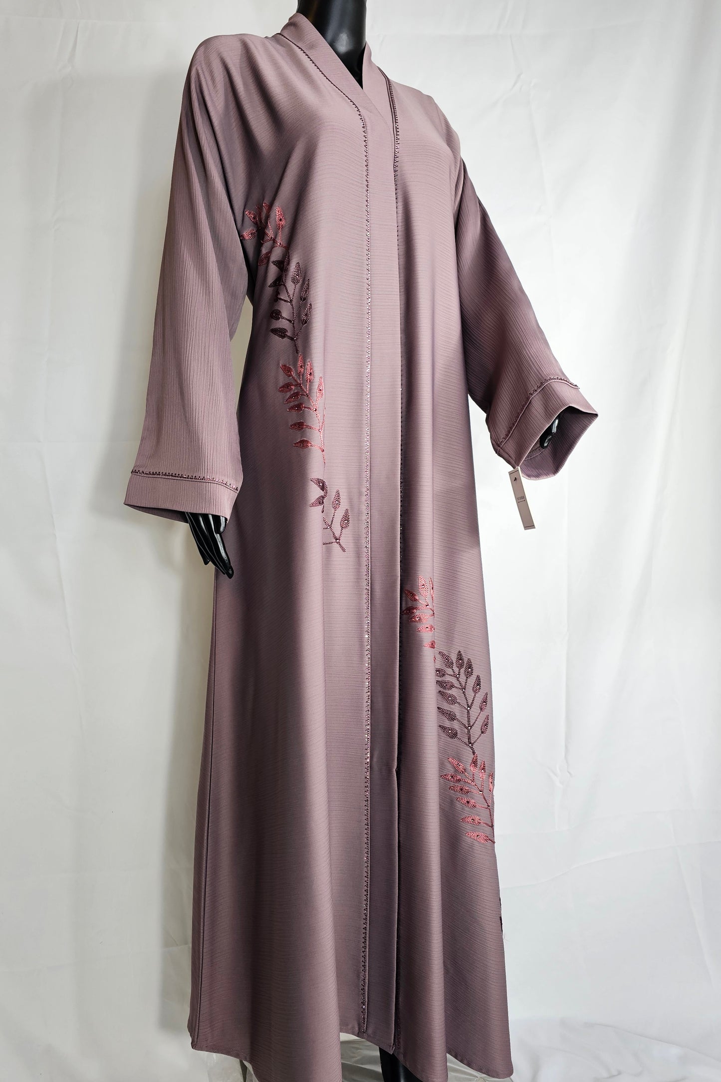 Zaynara Embellish – A Tale of Elegance and Grace