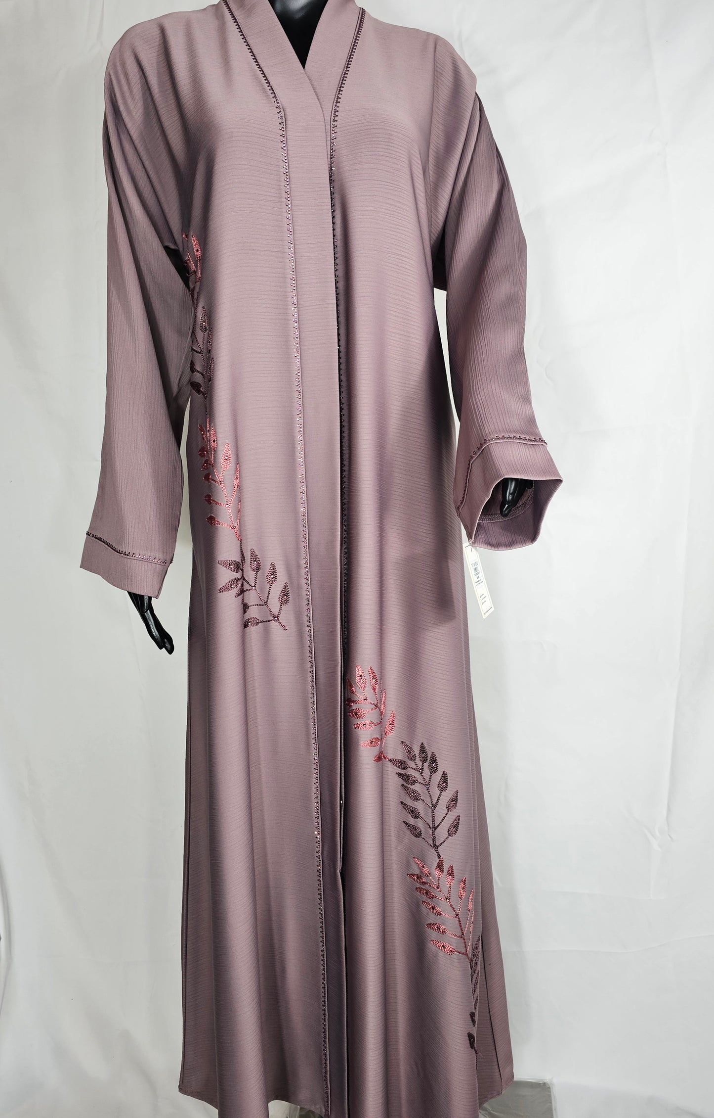 Zaynara Embellish – A Tale of Elegance and Grace