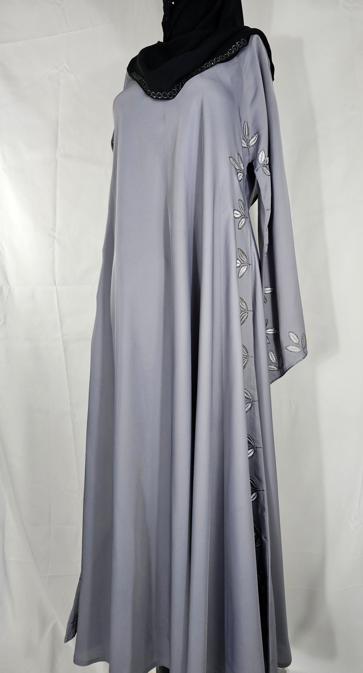 Hala – Radiance in Silver