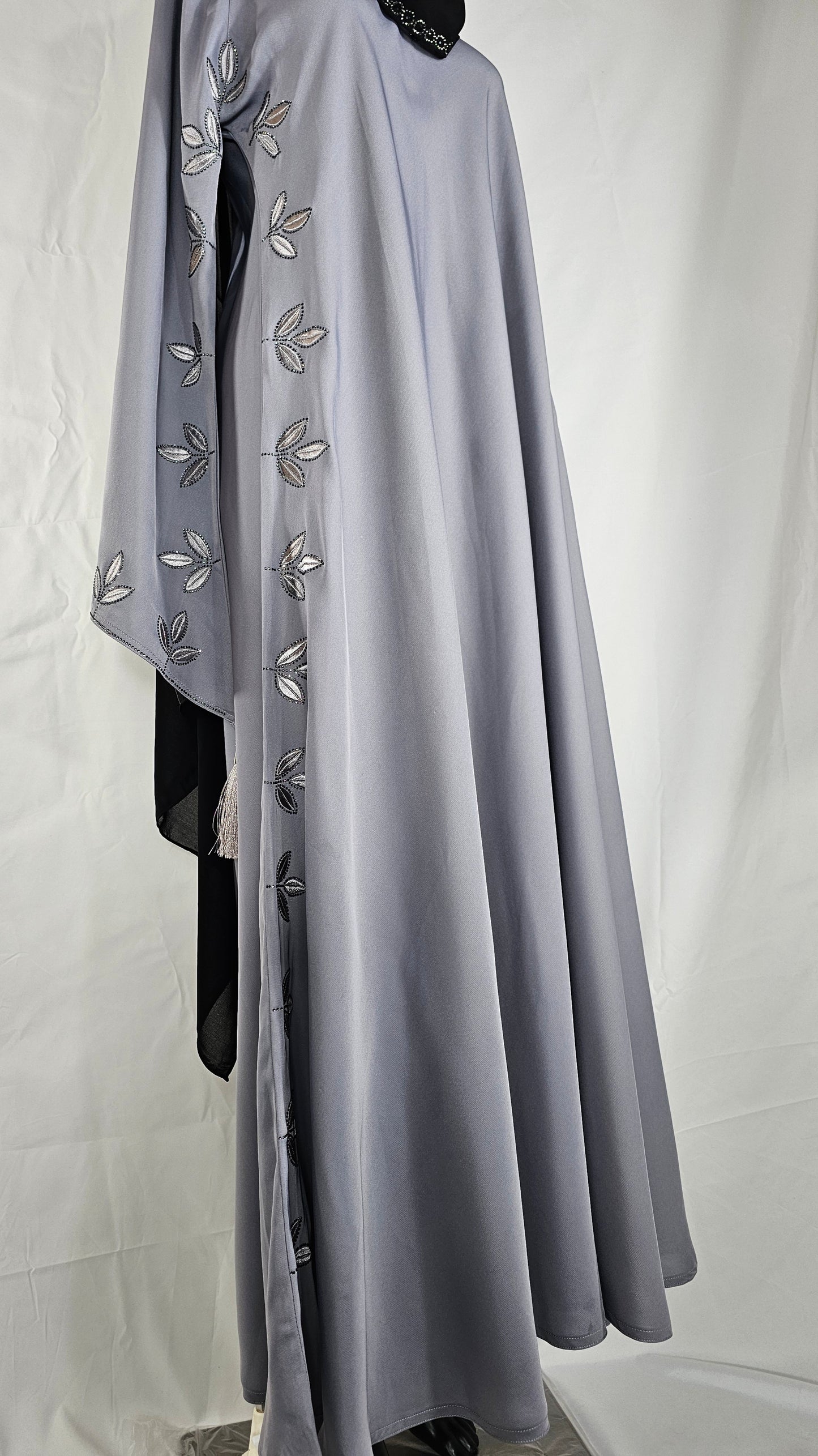 Hala – Radiance in Silver