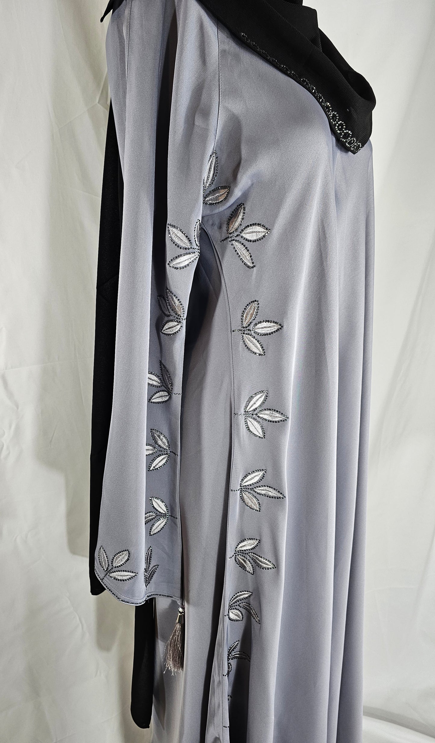 Hala – Radiance in Silver