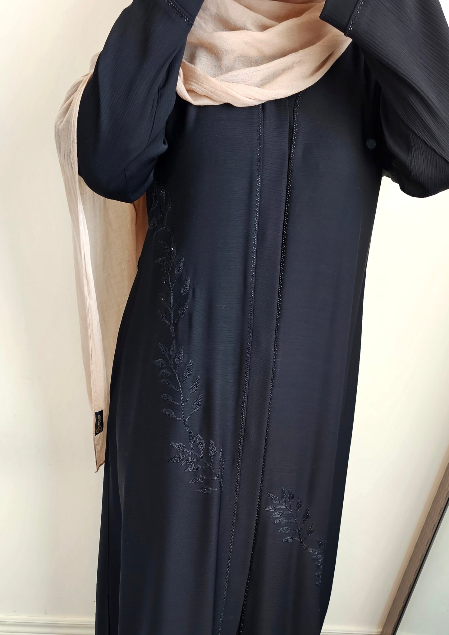 Zaynara Embellish – A Tale of Elegance and Grace